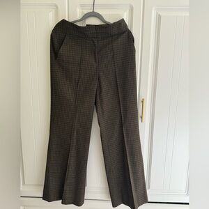 Trending wide leg high waist trousers by Gianni Bini.